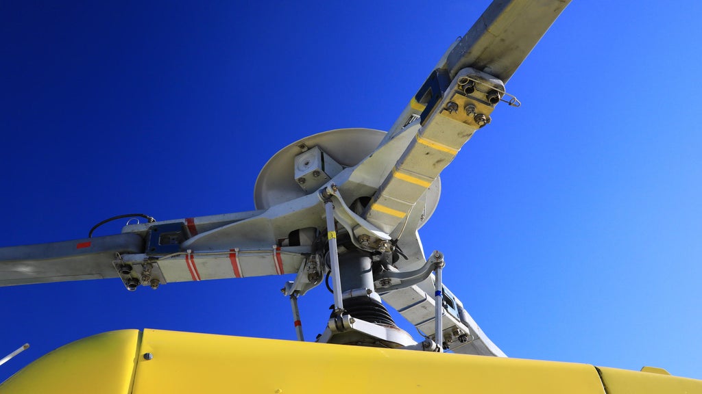 2 helicopters collide southeast of McMinnville in Oregon, killing 3 — Sausalito Schools news