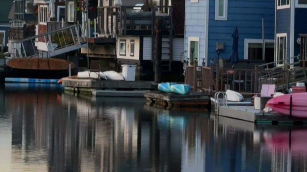 Record high tides putting Sausalito house boat community in precarious position — Sausalito Technology news