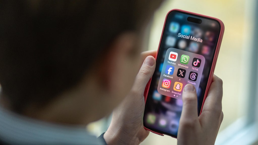 How can social media clipping be used to influence the midterm elections? — CBS Miami, Sausalito Community news