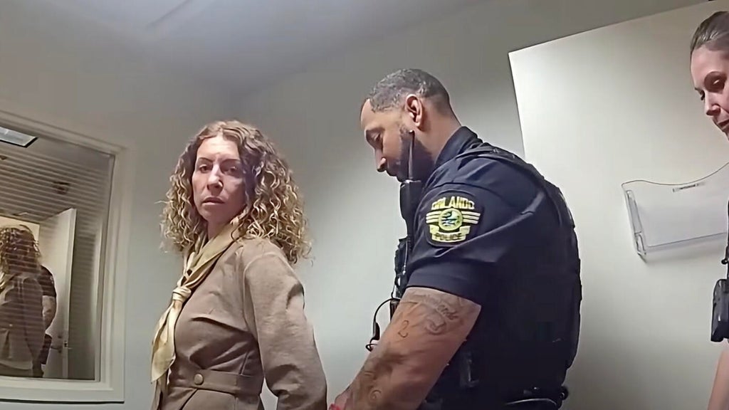 Florida mom arrested at airport for leaving 4 kids home alone during work trip to Vegas, deputies say — Sausalito Health news