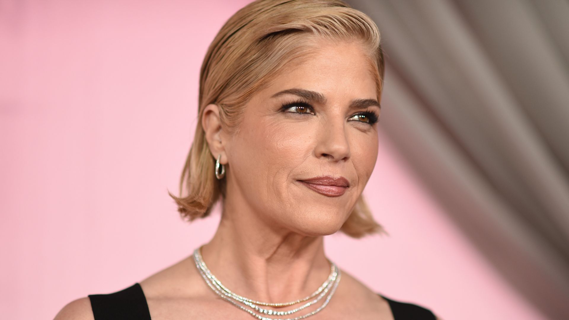 Selma Blair arraigned after alleged altercation on Delta flight, bail set at $20K
       — ABC 7 Bay Area, Sausalito Community news