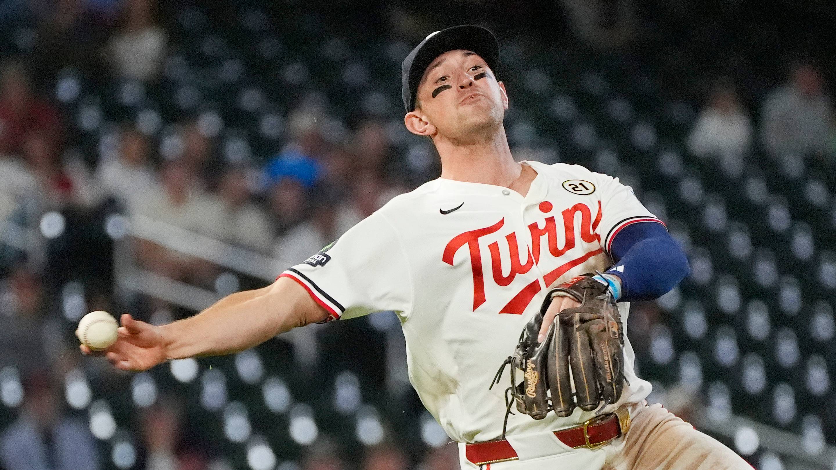 Brooks Lee's Gold Glove nomination further vindicates Twins' decision to move him to third base — Puckett's Pond (Twins), Sausalito Sports news
