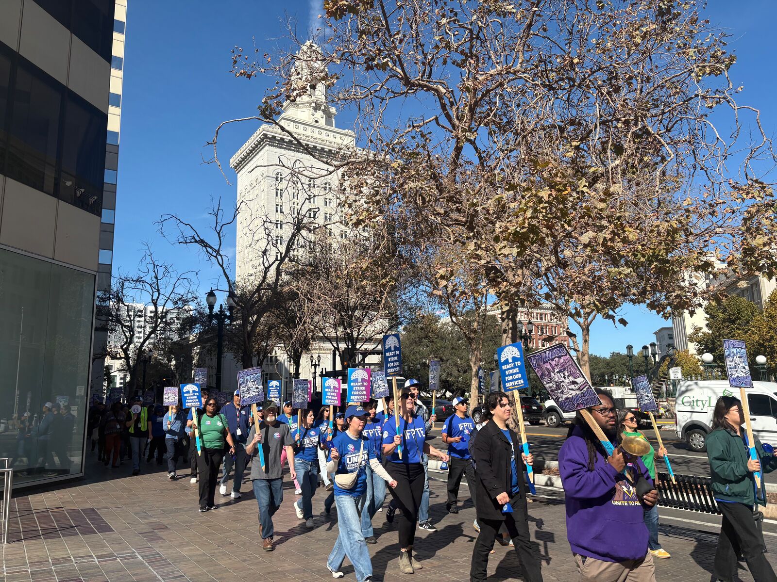 Oakland city workers will strike Nov. 5 if no deal is reached — Sausalito Community news