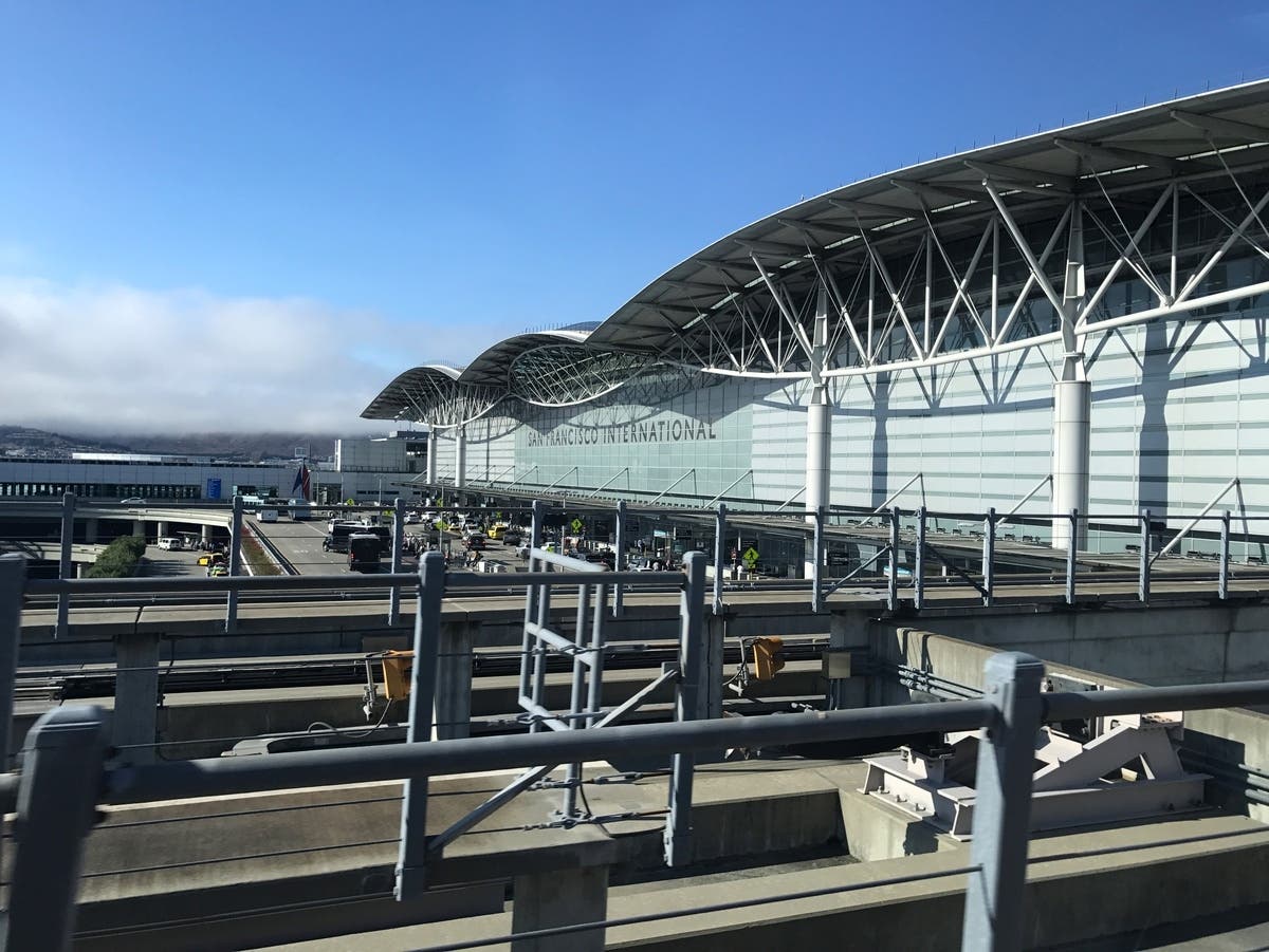 SFO-Bound Flight Makes Emergency Landing Over Odor: Report — Sausalito Community news