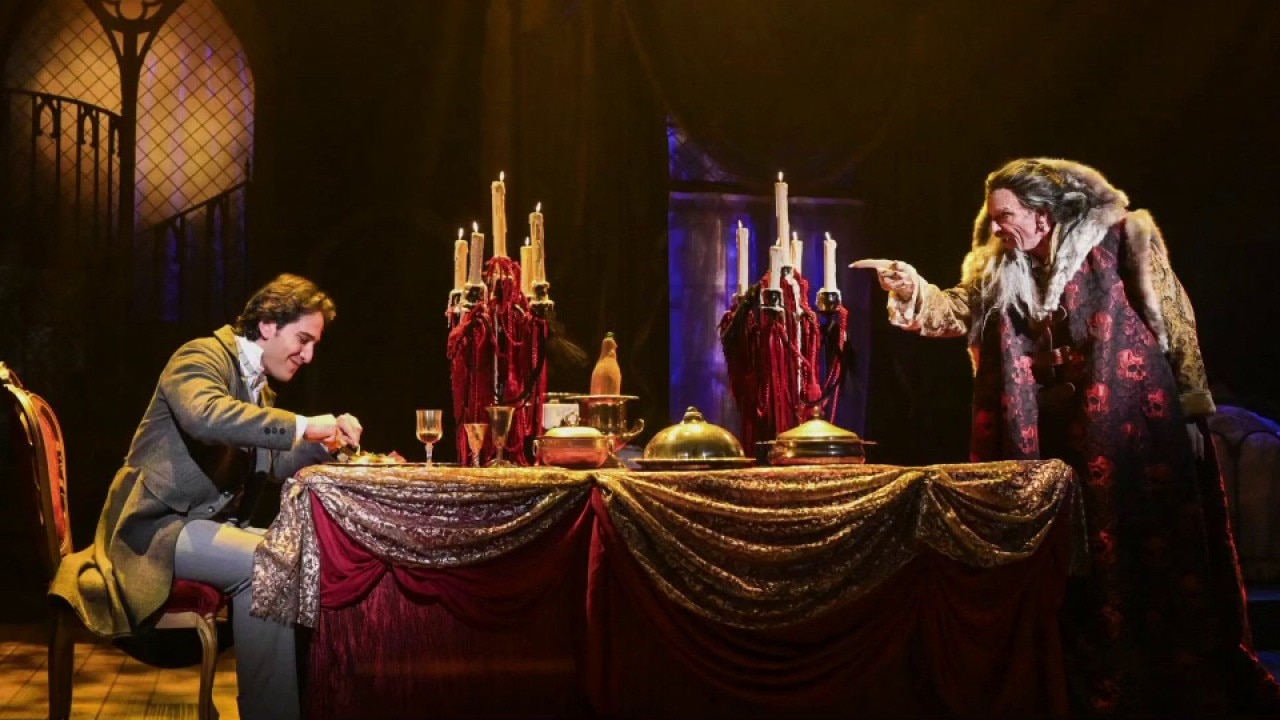 'Dracula' at TheatreWorks Silicon Valley — KTVU FOX 2 Bay Area, Sausalito Arts news